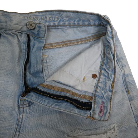 American Eagle Womens 2 Light Wash Cuffed Mom Jean Short - Picture 7 of 11